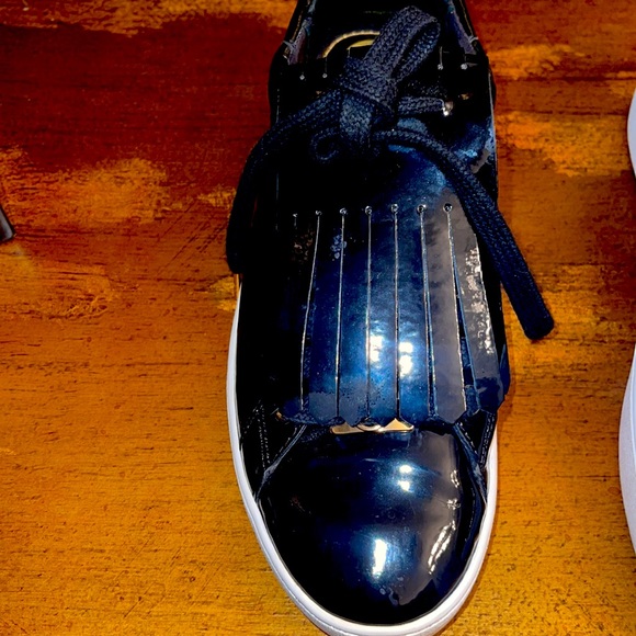 Michael Kors patent leather Sneakers - Picture 3 of 6